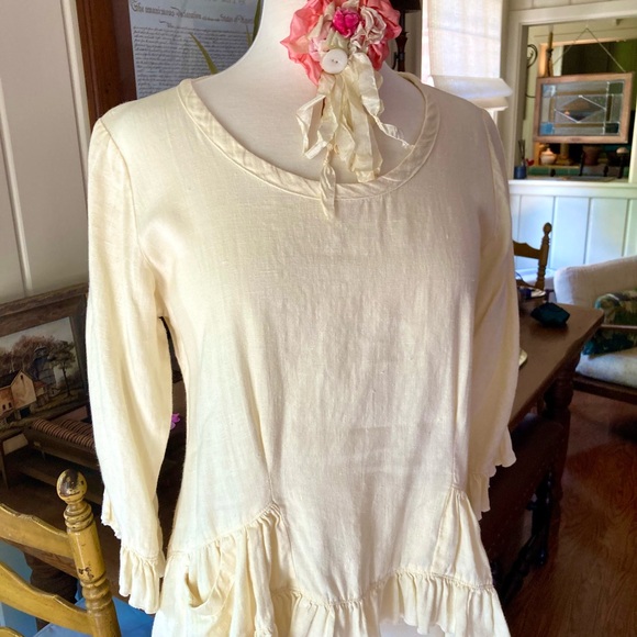 Heart’s Desire by Mary Grace Soft Yellow Linen Top Small - Picture 2 of 7